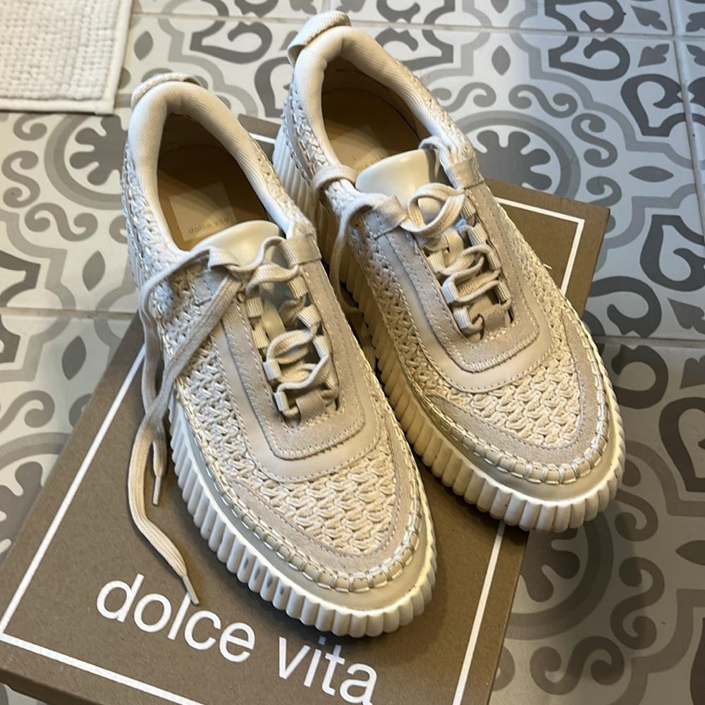 Dolce Vita Dolen Sneaker